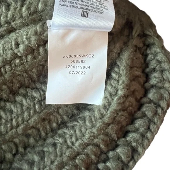 VANS Coastal NWOT Grape Leaf Women's Beanie Knit Hat One Size - Picture 4 of 6